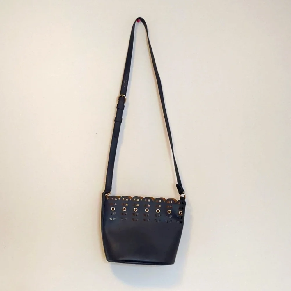 Stella & dot - Navy Blue small handbag with liner - Picture 1 of 7